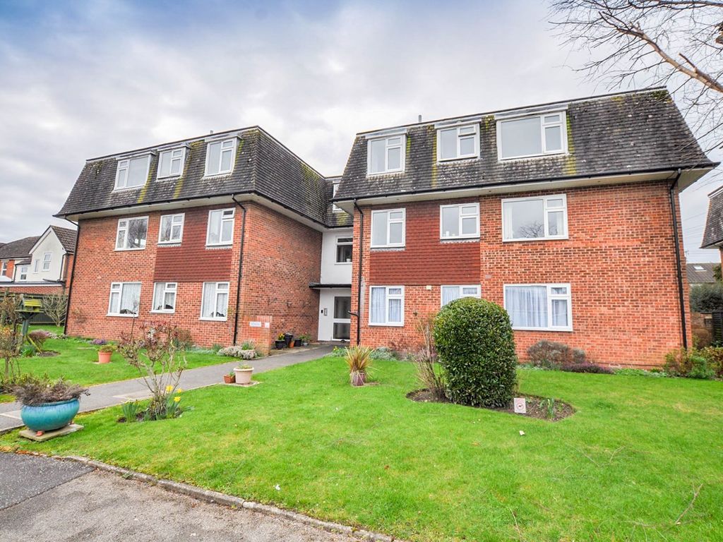2 bed flat for sale in Grenville Road, Wimborne BH21, £180,000
