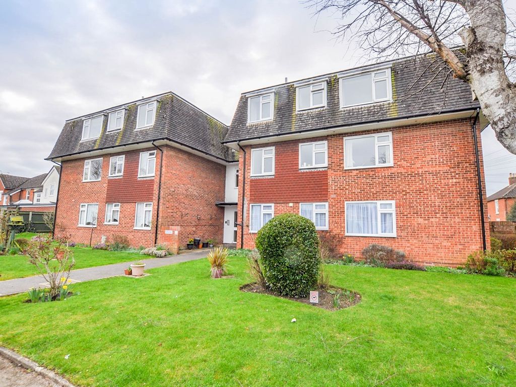 2 bed flat for sale in Grenville Road, Wimborne BH21, £180,000
