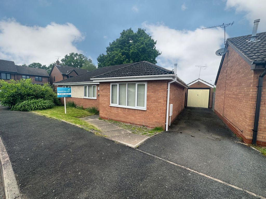 3 bed detached bungalow for sale in Valley View, Market Drayton TF9, £320,000