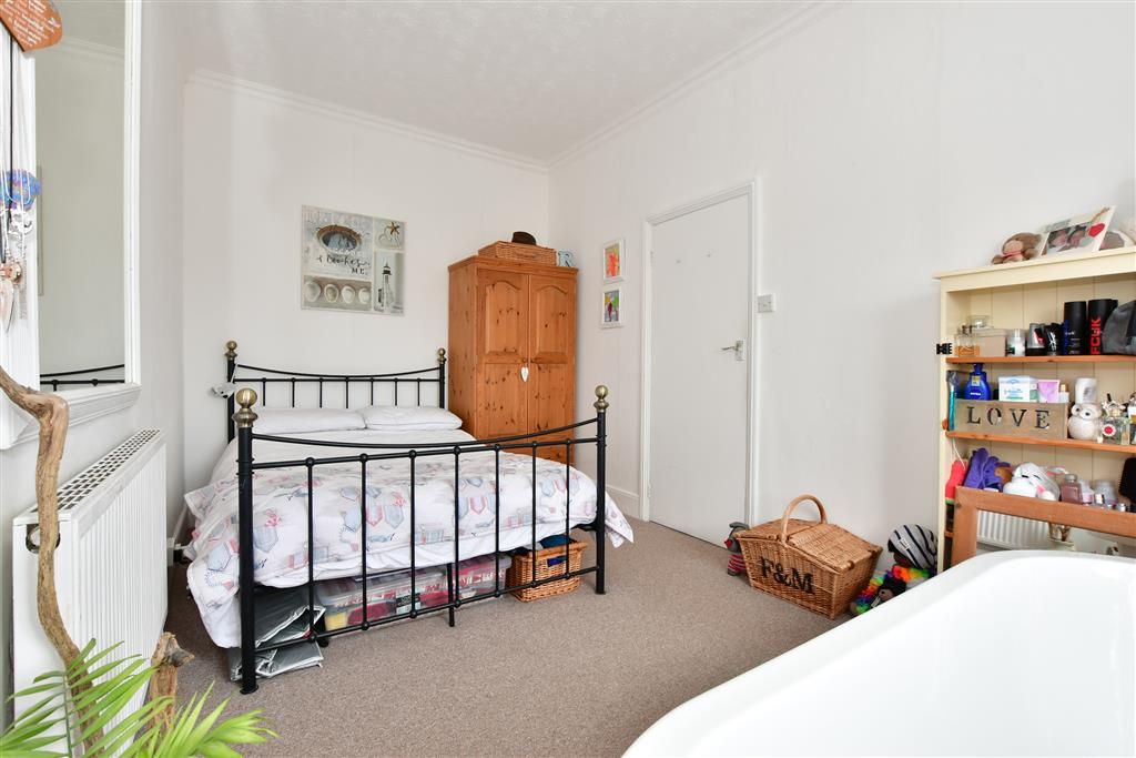 2 bed flat for sale in The Strand, Ryde, Isle Of Wight PO33, £166,000