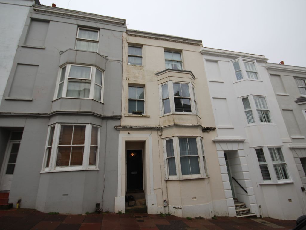 1 bed flat for sale in Guildford Road, Brighton BN1, £210,000