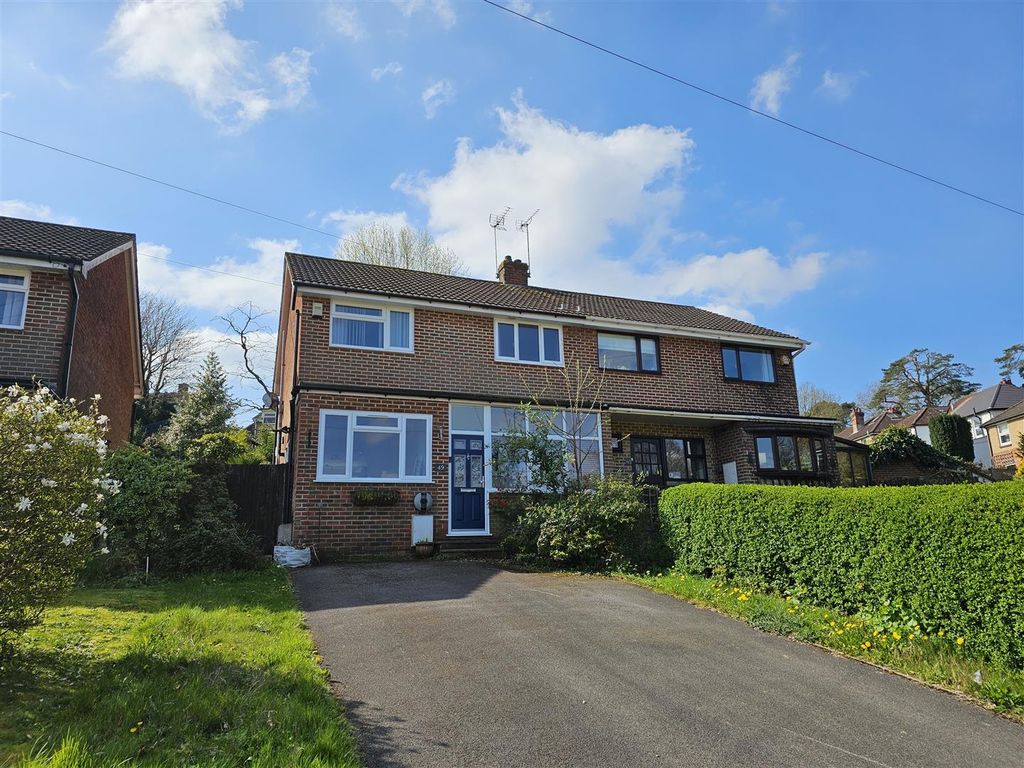 3 bed semi-detached house for sale in Beacon Bottom, Park Gate, Southampton SO31, £340,000