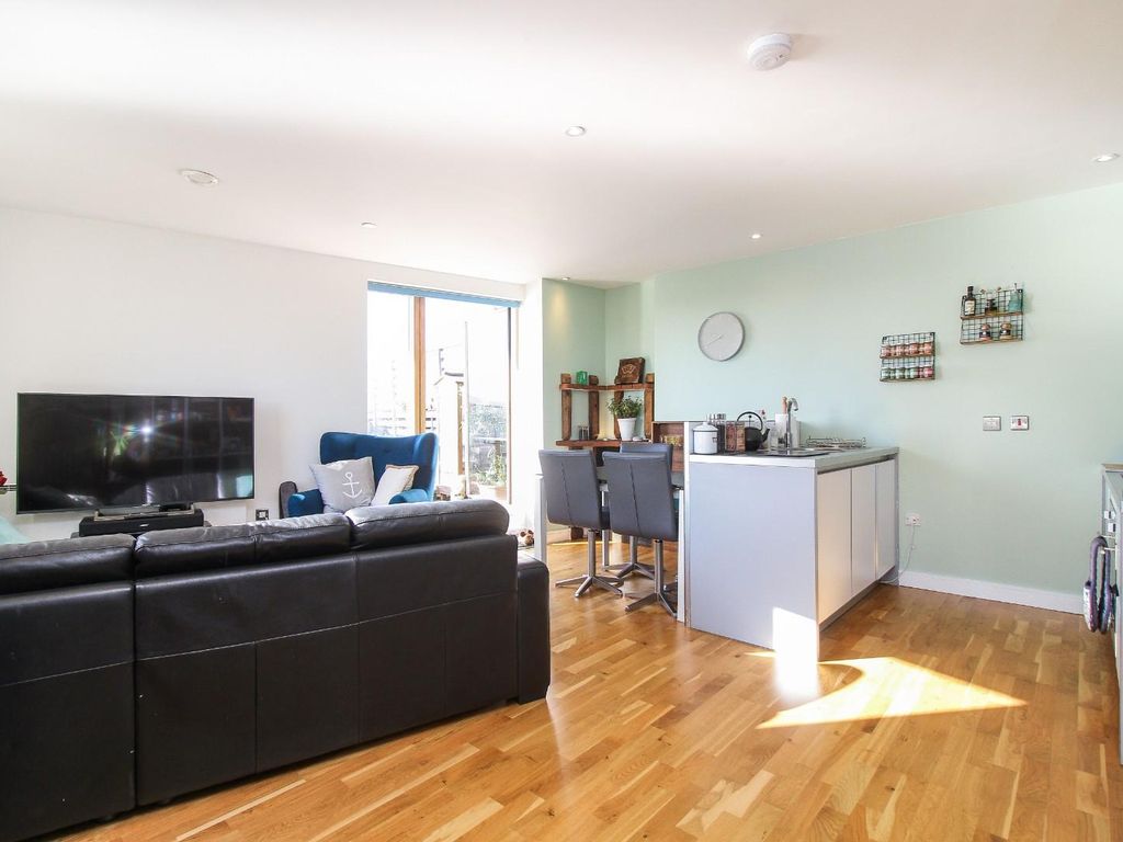 2 bed flat for sale in Quayside, Newcastle Upon Tyne NE1, £265,000