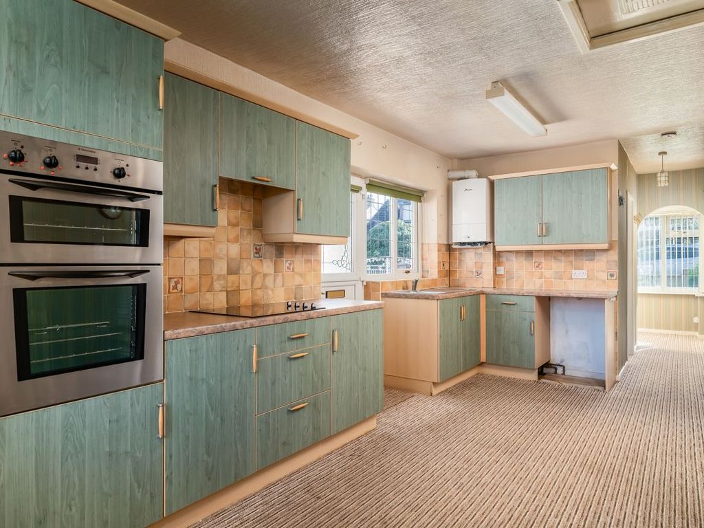 3 bed bungalow for sale in Kingsdale Gardens, Drighlington, Bradford BD11, £230,000