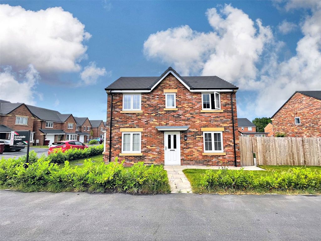 3 bed detached house for sale in Rosa Way, Blackburn, Lancashire BB1, £240,000