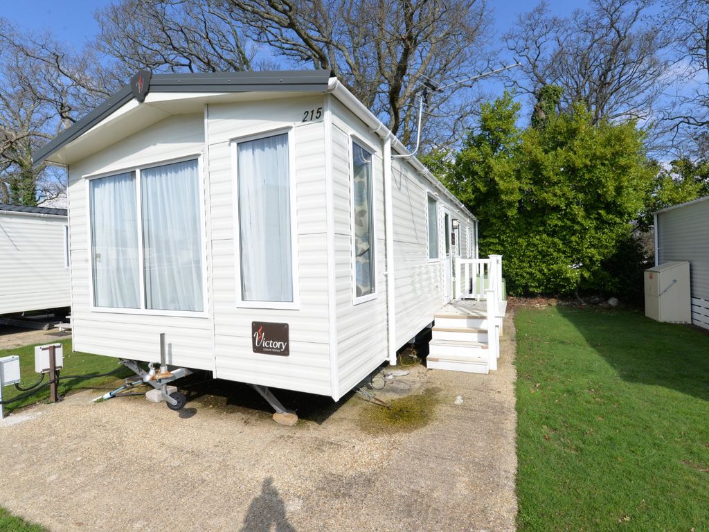 2 bed mobile/park home for sale in Sycamore, Bashley Park, Sway Road, New Milton BH25, £40,000