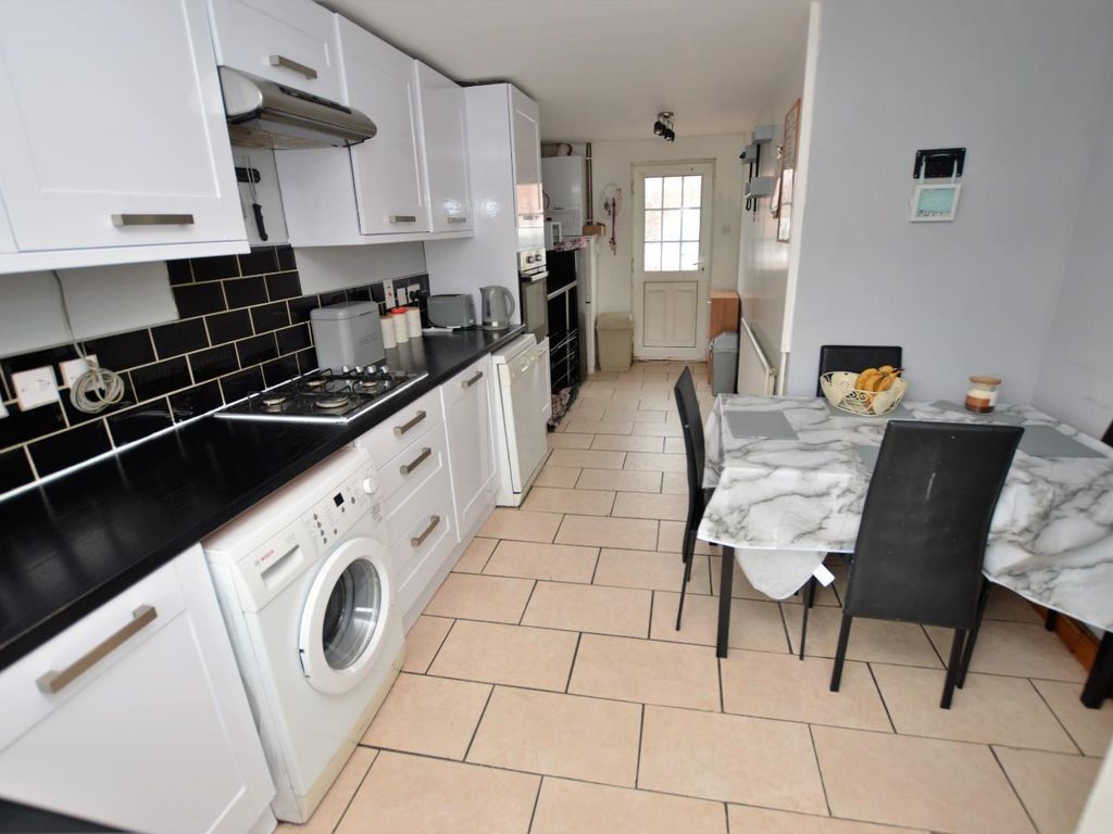 3 bed town house for sale in Wiltshire Road, Wigston LE18, £210,000