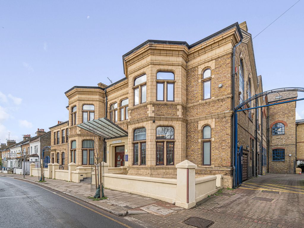 Office for sale in 14 Linen House, Kilburn Lane, Queens Park W10, £365,000