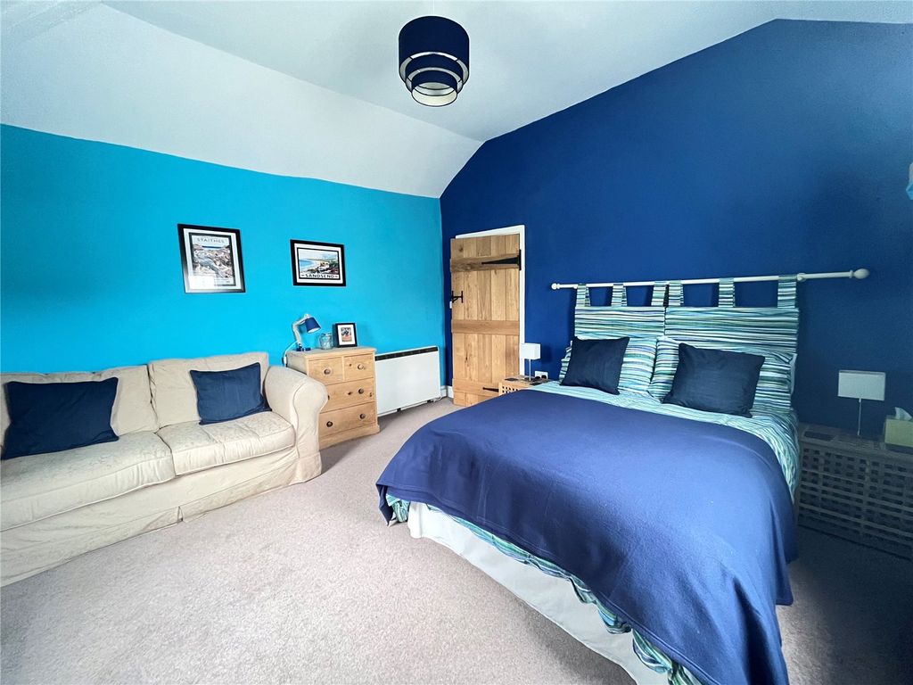 2 bed bungalow for sale in Porthmadog, Gwynedd LL49, £275,000