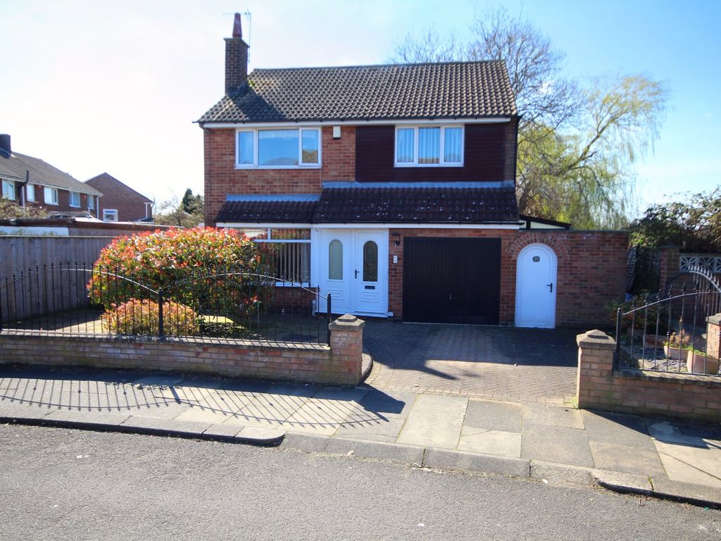 3 bed detached house for sale in Honister Grove, Middlesbrough, North Yorkshire TS5, £220,000
