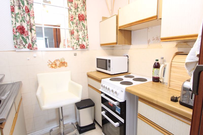 1 bed flat for sale in Penrhyn Avenue, Rhos On Sea, Colwyn Bay LL28, £59,950