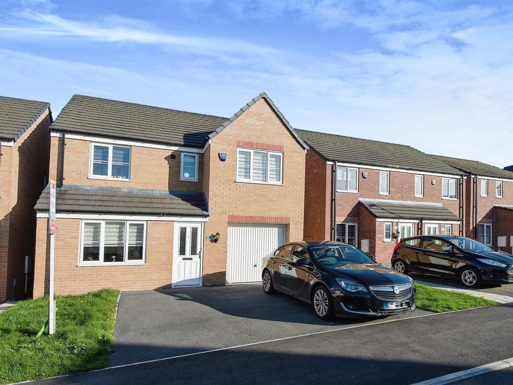 4 bed detached house for sale in Woolley Hart Way, Castleford WF10, £270,000