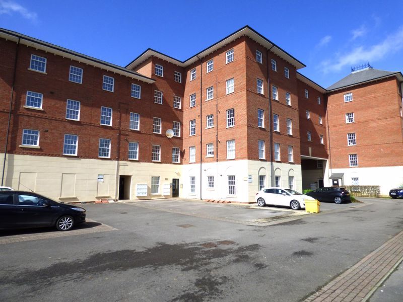 1 bed flat for sale in Mayhill Way, Gloucester GL1, £100,000