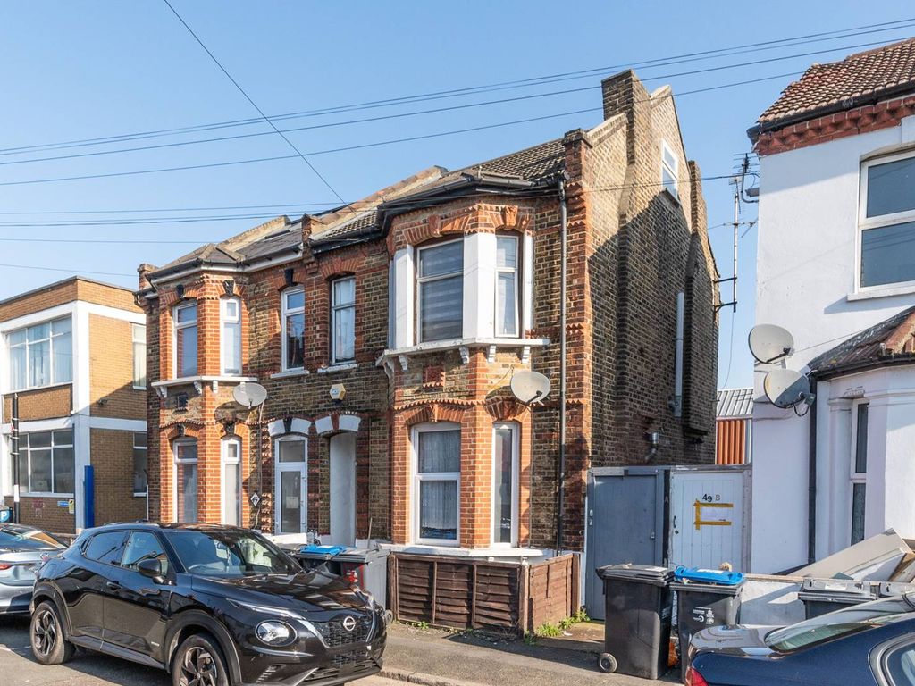 1 bed flat for sale in Neville Road, Croydon CR0, £180,000