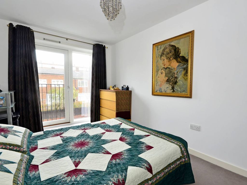 1 bed flat for sale in Conington Road, Lewisham, London SE13, £300,000