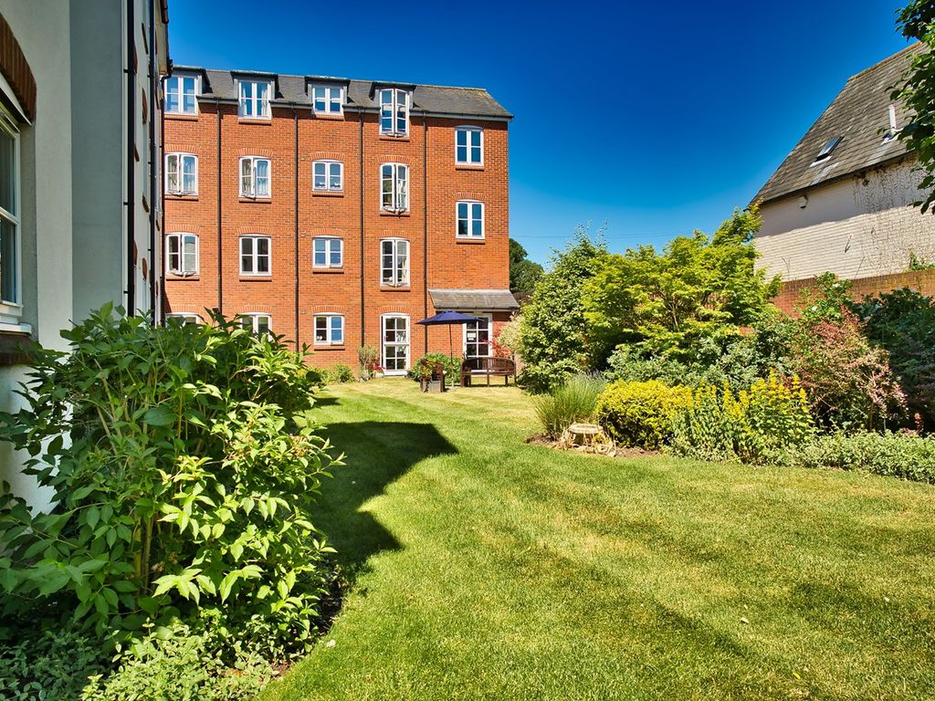 1 bed property for sale in Whitings Court, Paynes Park, Hitchin SG5, £179,950