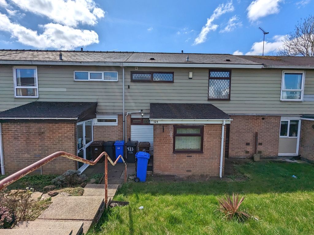 3 bed terraced house for sale in Lingfoot Crescent, Jordanthorpe S8, £120,000