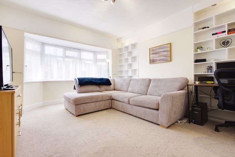 1 bed flat for sale in Castle Lane West, Moordown BH9, £180,000