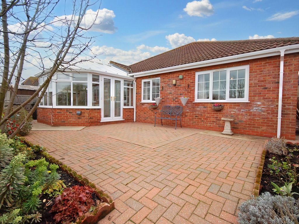 3 bed detached bungalow for sale in Conisholme Road, North Somercotes, Louth LN11, £285,000