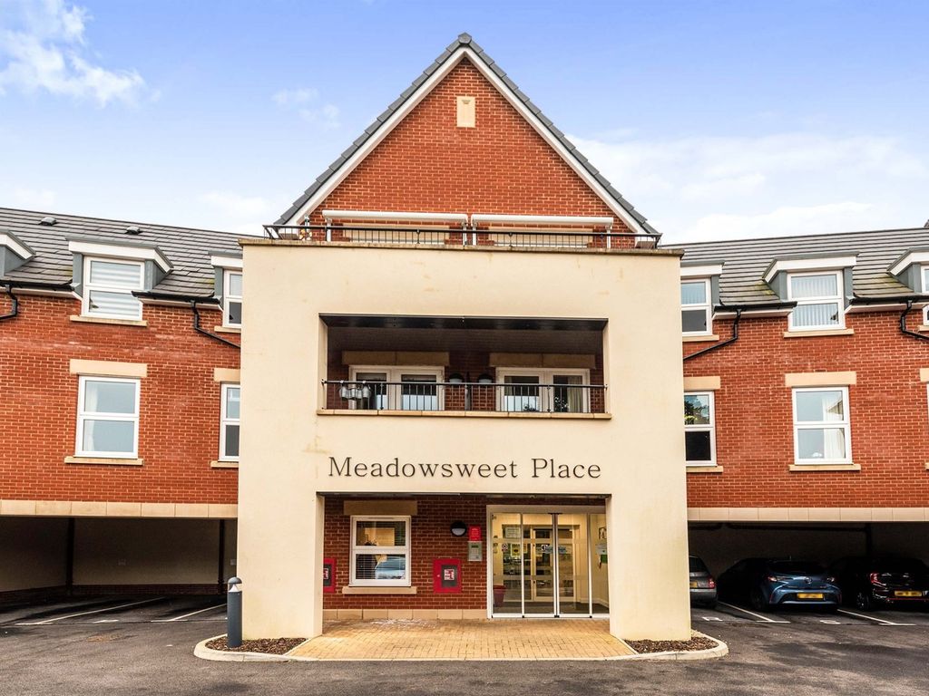 2 bed flat for sale in Meadowsweet, Spa Road, Melksham SN12, £175,000
