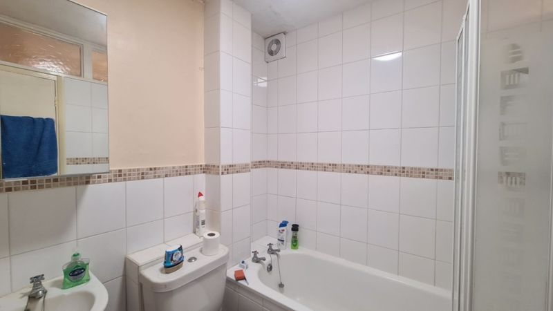 1 bed flat for sale in Chanctonbury Gardens, Sutton SM2, £230,000