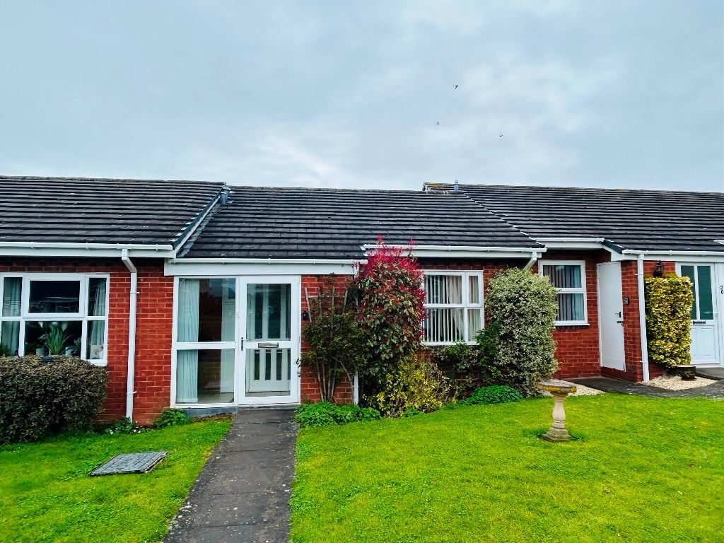 1 bed semi-detached bungalow for sale in Burford Gardens, Evesham WR11, £114,950
