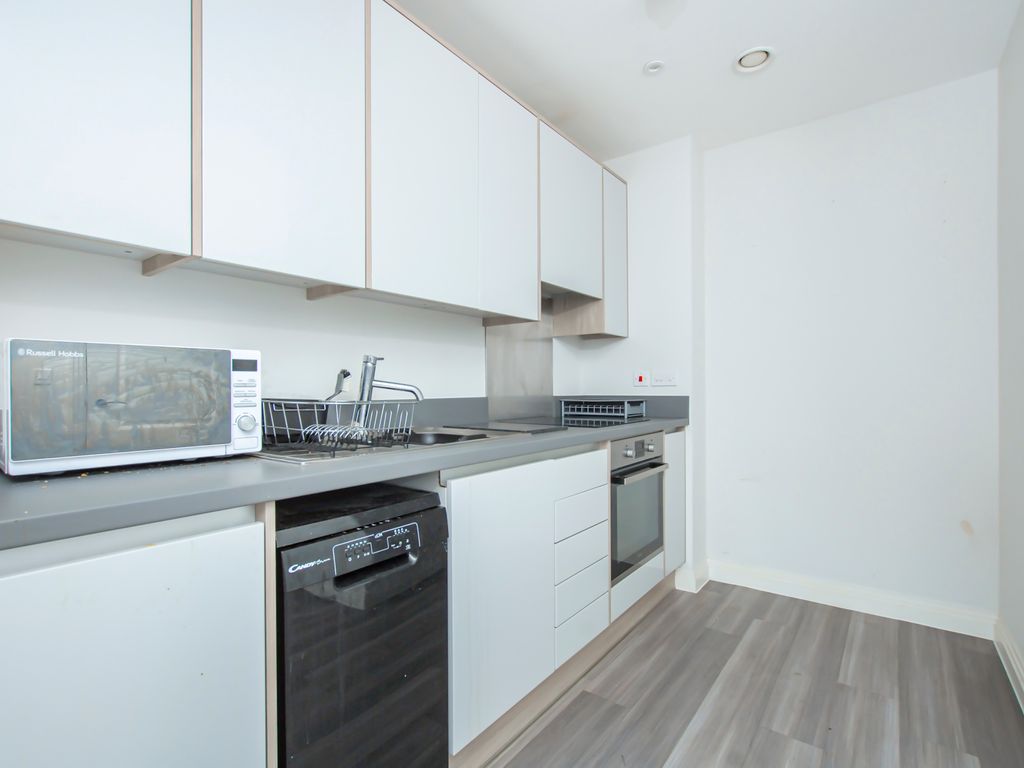 1 bed flat for sale in Harefield Road, Uxbridge UB8, £110,000