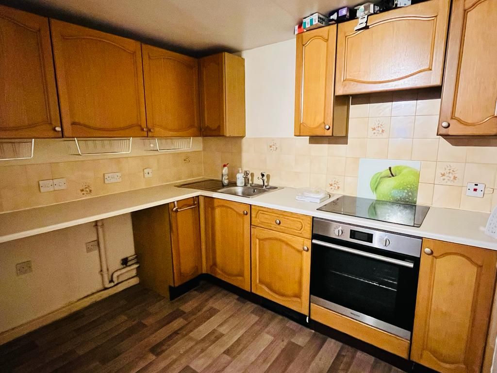 1 bed flat for sale in Kings Road, Evesham WR11, £89,950
