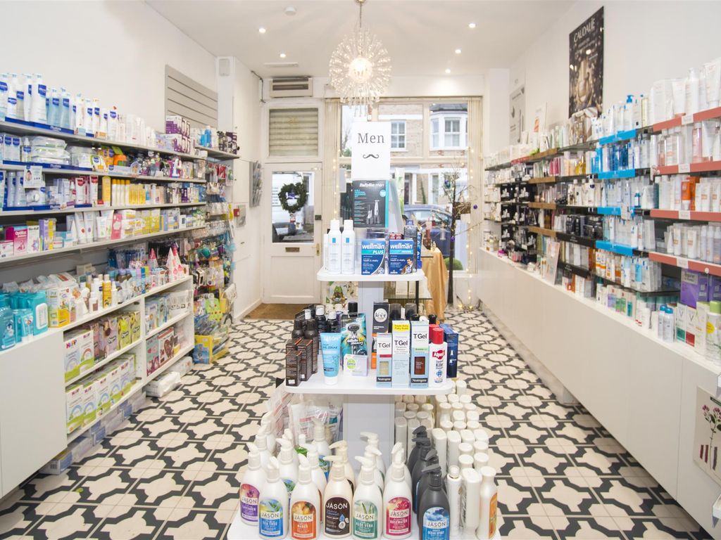 Commercial property for sale in Beauty, Therapy & Tanning SW4, London, £59,950