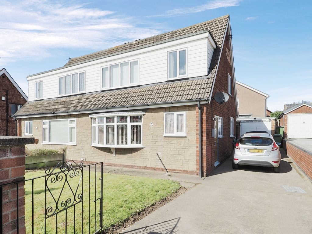 3 bed semi-detached house for sale in Chiltern Crescent, Scunthorpe DN17, £160,000