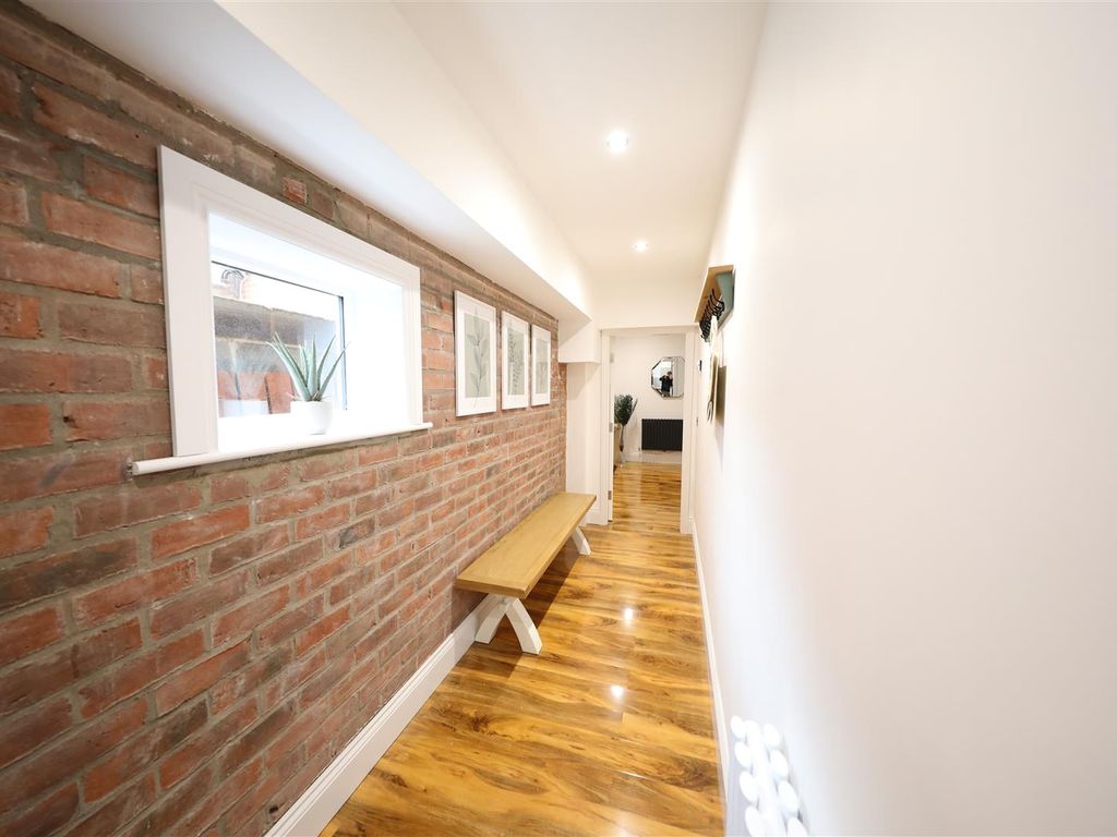 2 bed flat for sale in George Street, Hull HU1, £165,000