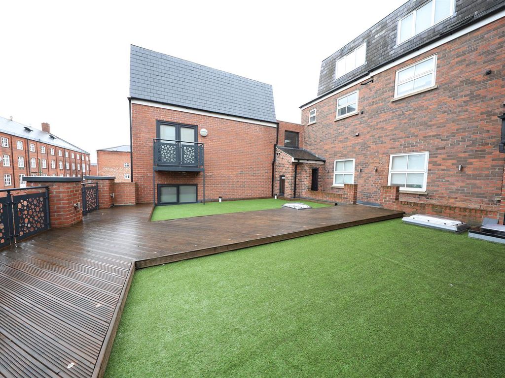 2 bed flat for sale in George Street, Hull HU1, £165,000