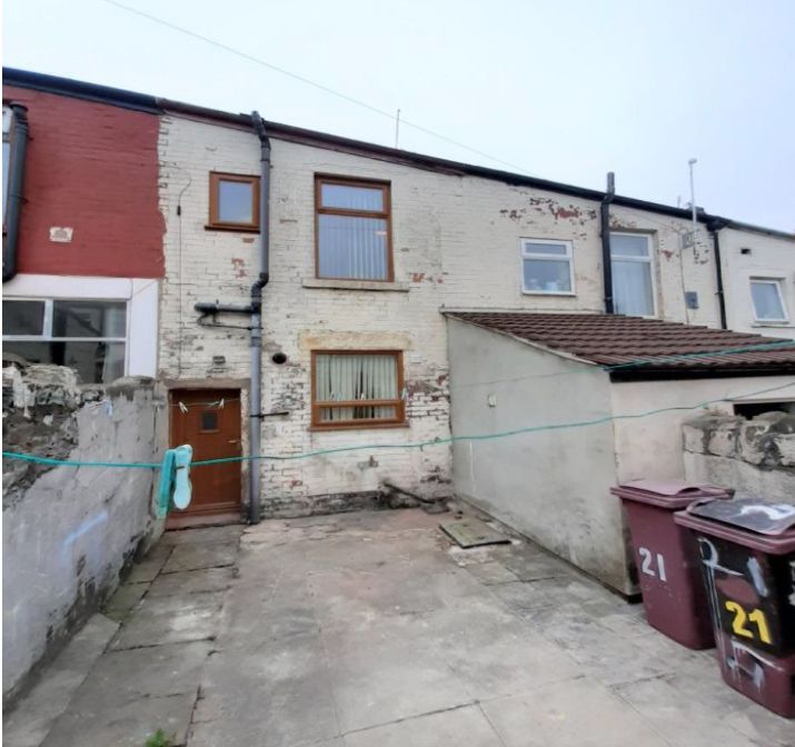 2 bed terraced house for sale in Atlas Road, Darwen BB3, £98,000