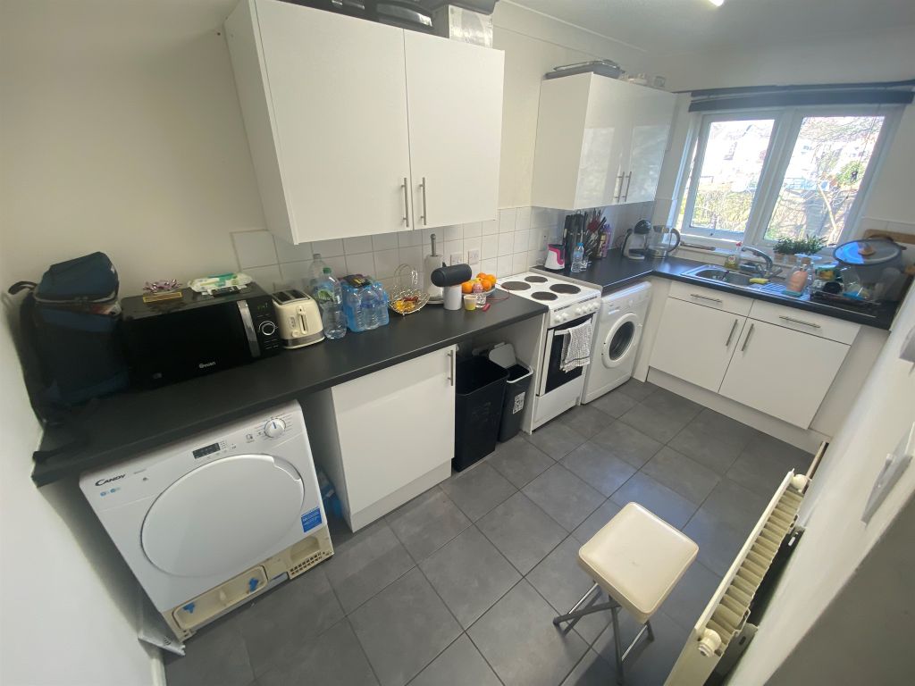 1 bed flat for sale in The Dell, Woodston, Peterborough PE2, £90,000