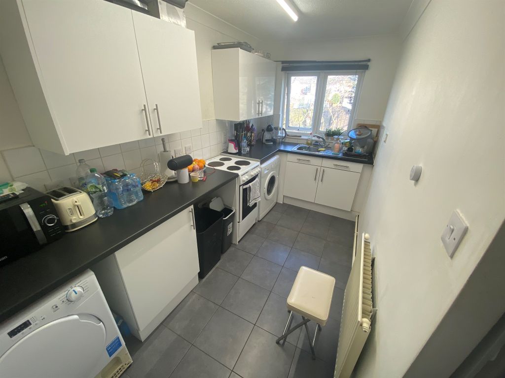 1 bed flat for sale in The Dell, Woodston, Peterborough PE2, £90,000