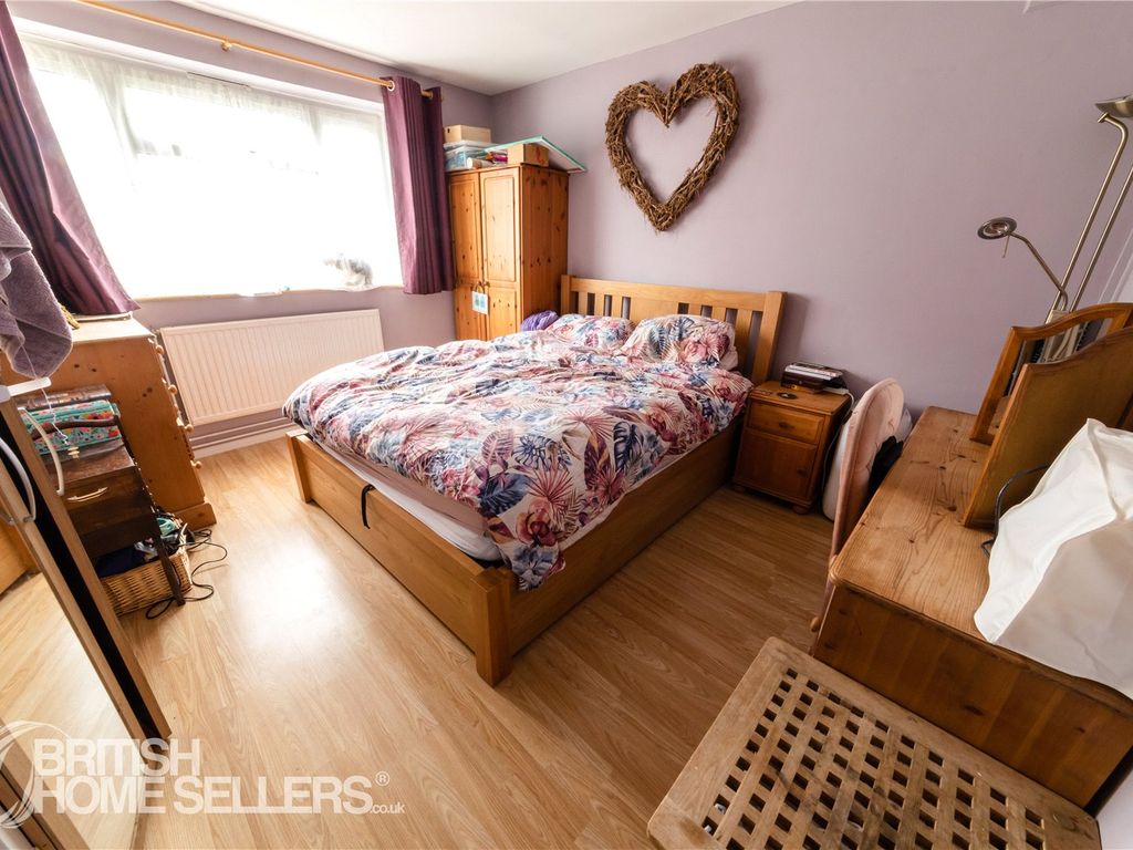 2 bed maisonette for sale in Old Ford End Road, Bedford, Bedfordshire MK40, £190,000