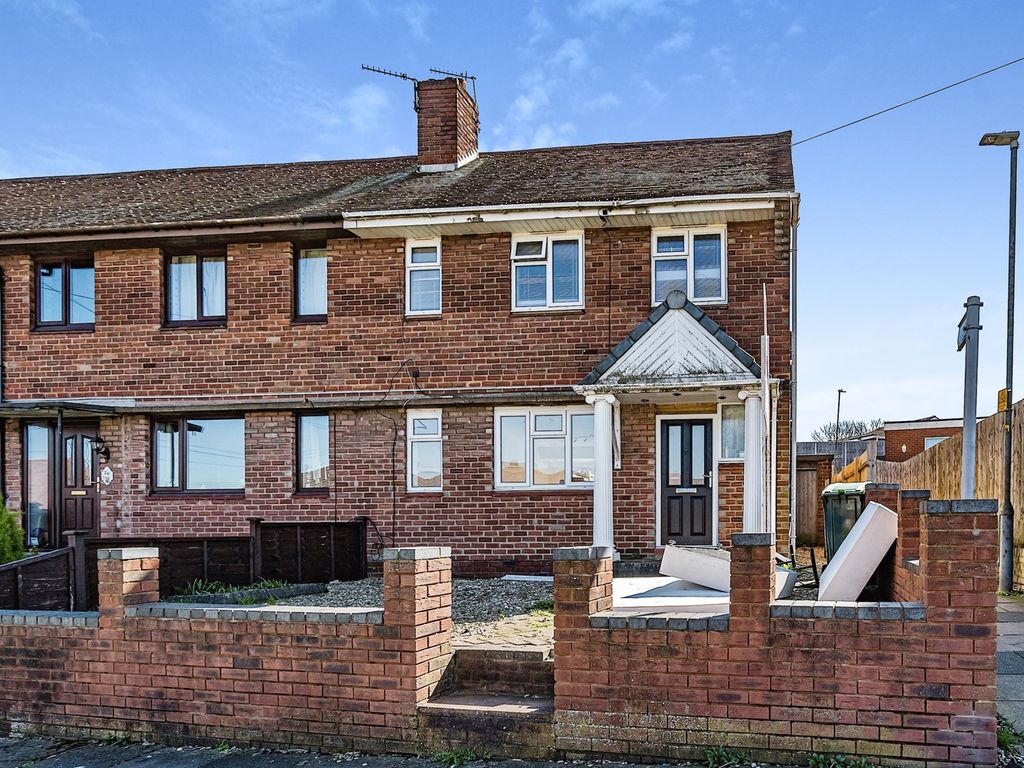3 bed end terrace house for sale in Norman Terrace, Rowley Regis B65, £190,000