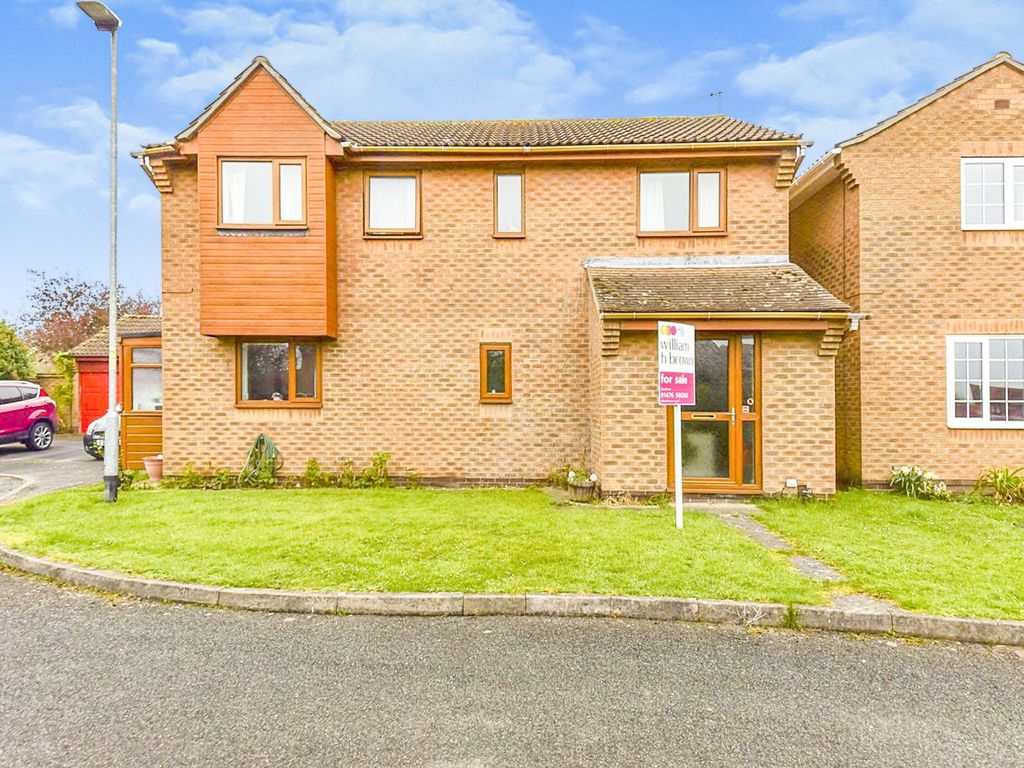 4 bed detached house for sale in Hatcliffe Close, Grantham NG31, £280,000