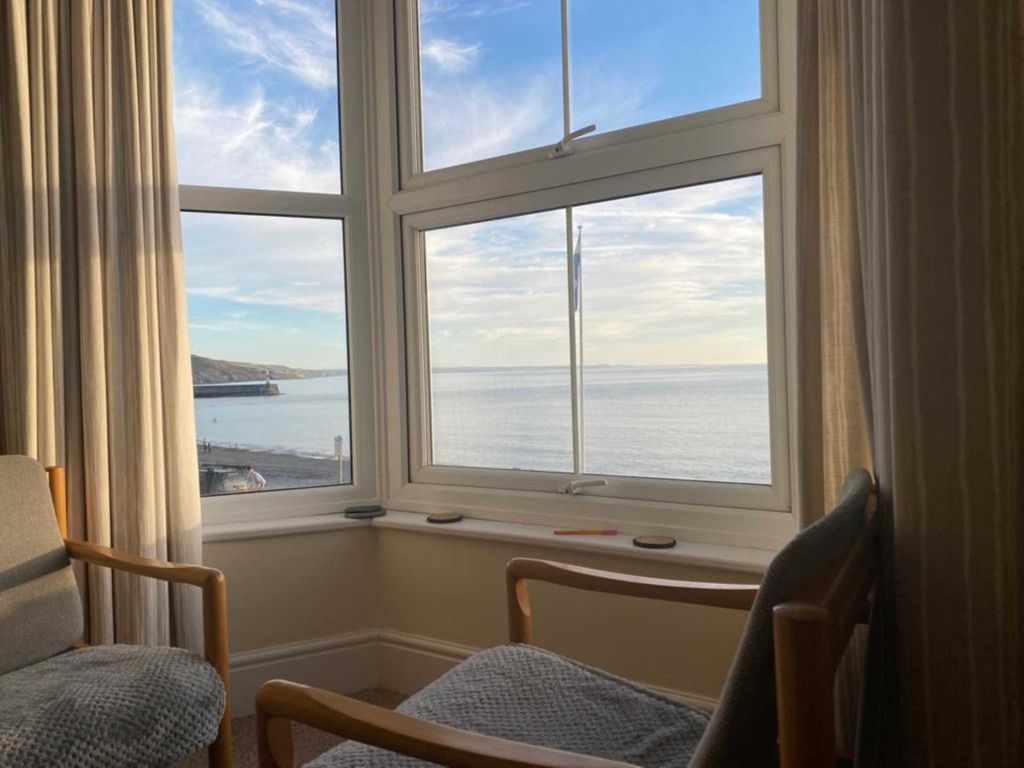 2 bed flat for sale in South Marine Terrace, Aberystwyth SY23, £180,000