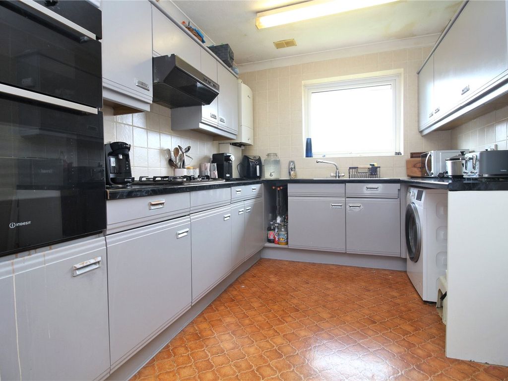 2 bed flat for sale in Fremington Court, Herbert Road, New Milton, Hampshire BH25, £259,950