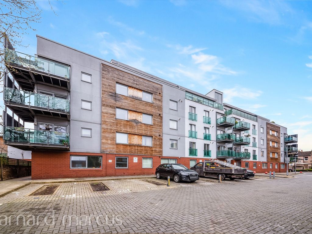 1 bed flat for sale in Evan Cook Close, London SE15, £270,000