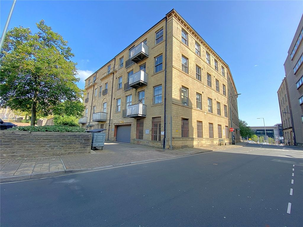 1 bed flat for sale in Treadwells Mills, Little Germany Upper Park Gate, Bradford, West Yorkshire BD1, £50,000
