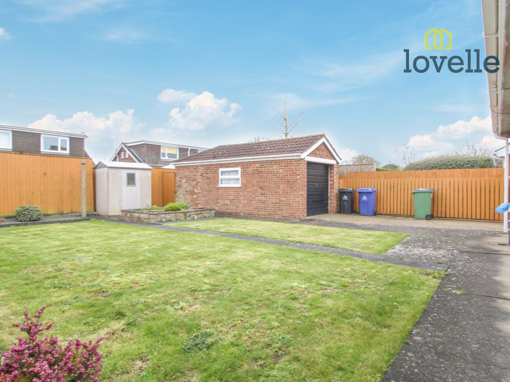 2 bed detached bungalow for sale in Poplar Road, Healing DN41, £209,950