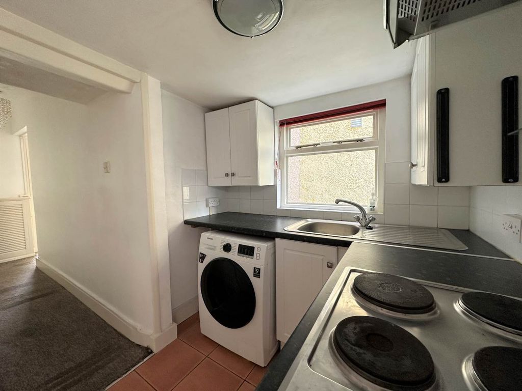 1 bed flat for sale in York Road, Tunbridge Wells, Kent TN1, £165,000