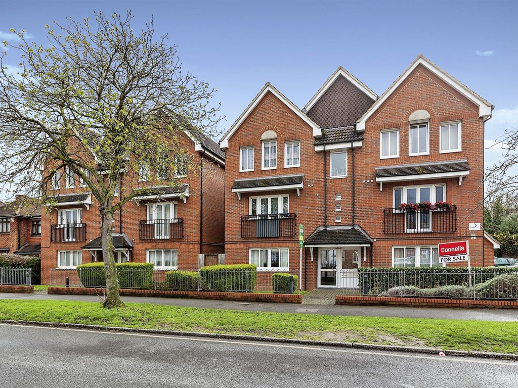 1 bed flat for sale in Merton Road, Slough SL1, £110,000