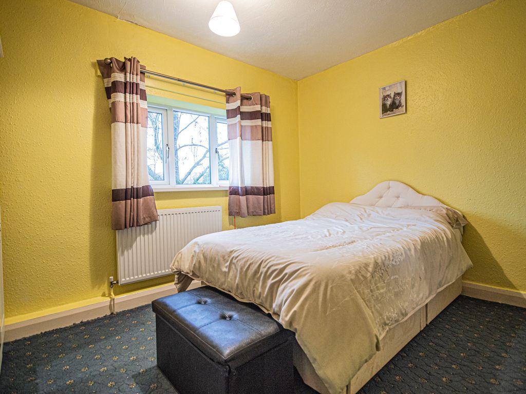 3 bed semi-detached house for sale in Ashenhurst Road, Huddersfield HD4, £145,000