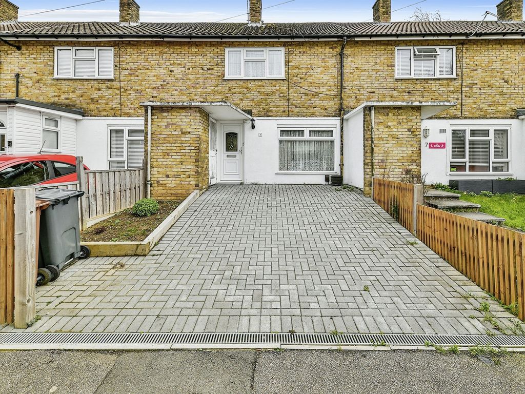 2 bed terraced house for sale in Crossgates, Stevenage SG1, £300,000