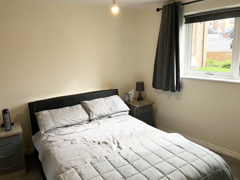 1 bed flat for sale in Parkside Crescent, Ketley, Telford, Shropshire TF1, £110,000