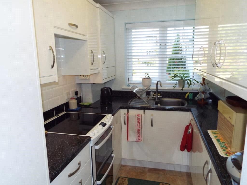 2 bed flat for sale in St James Park, Bradpole, Bridport DT6, £199,995