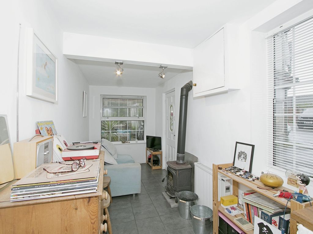 1 bed flat for sale in Trelowarren Street, Camborne, Cornwall TR14, £120,000